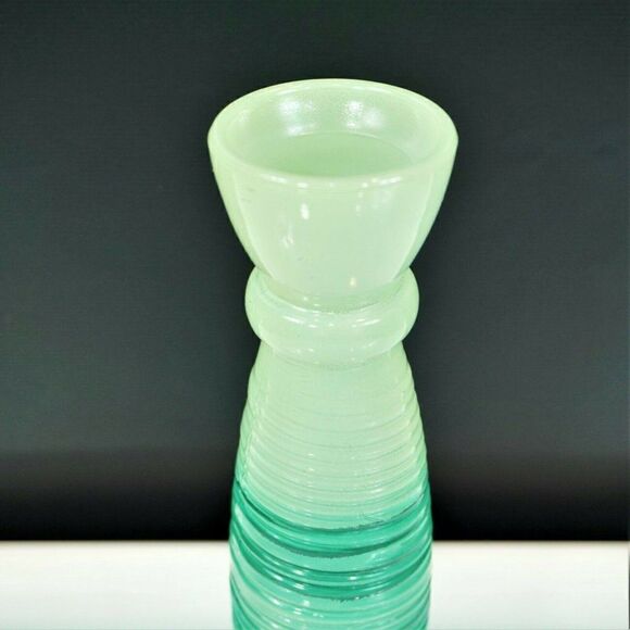 Vintage Swirl Glass Bud Vase Shades Of Green Made in Spain Hallmarked YE - Picture 9 of 10